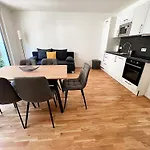 Modern, New, Next To Metro - Gg13 Apartments Vienna